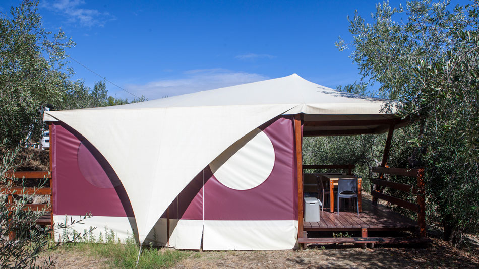 Tenda attrezzata nella natura a due passi dal mare. Camping Orti di Mare, Isola d'Elba